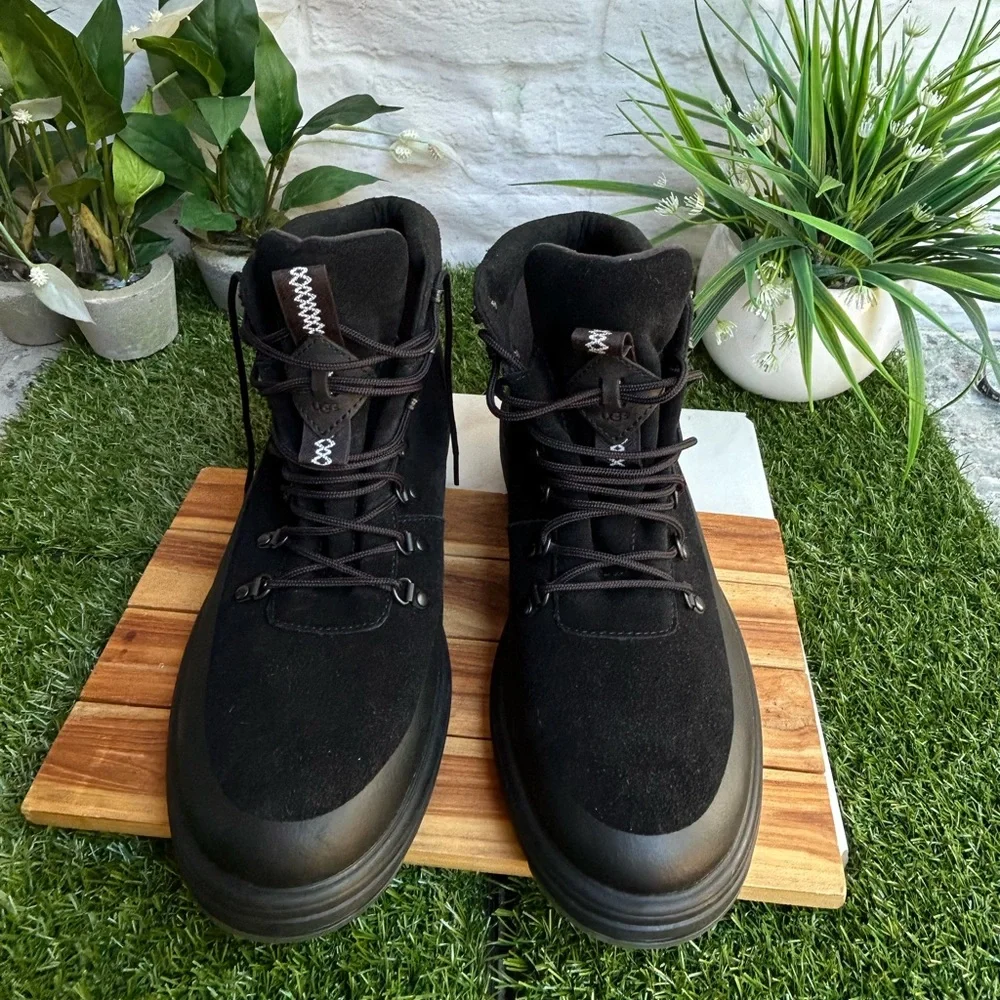 UGG Biltmore Hiker Boot for Men size 11 like new